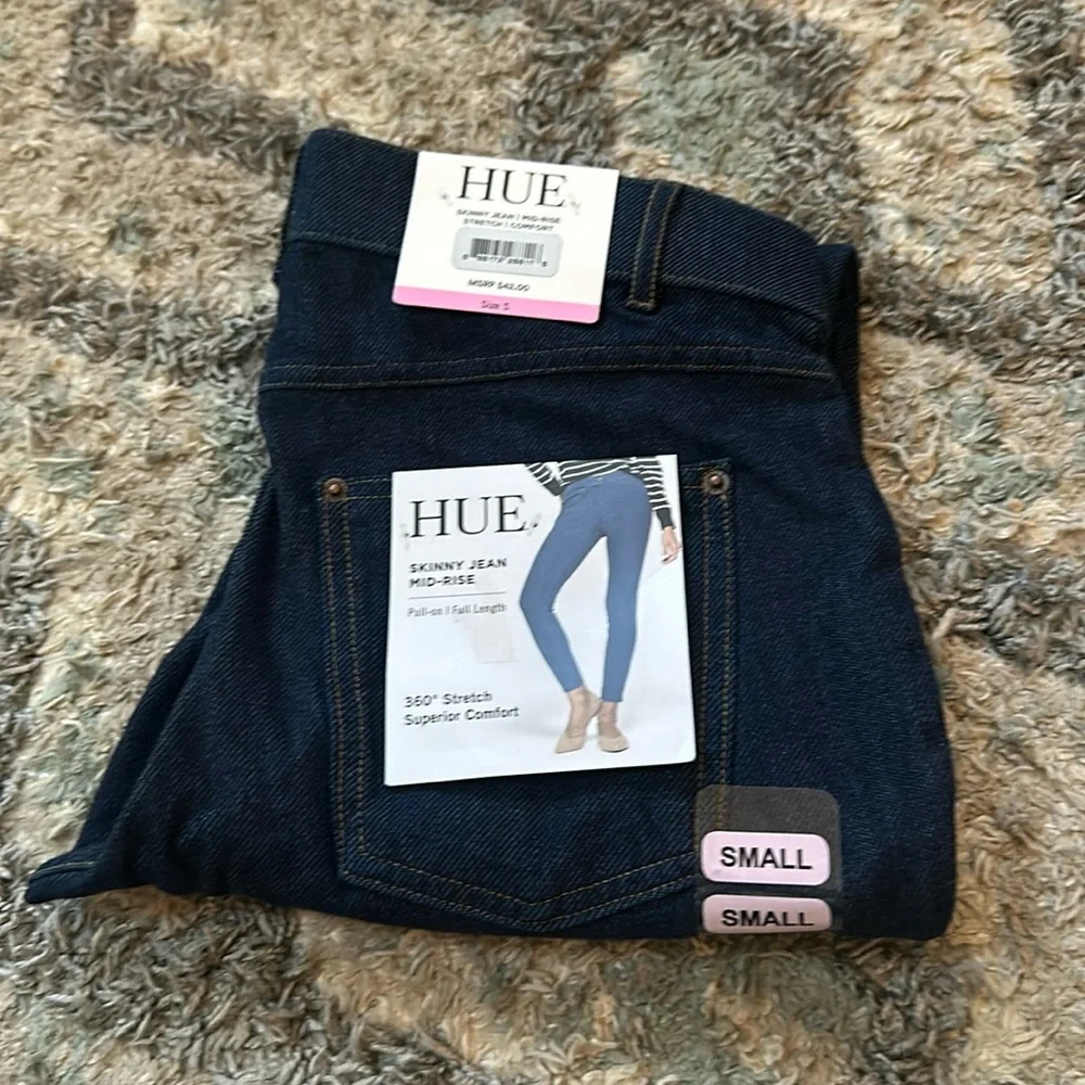 HUE New women’s leggings medium , stretchy skinny, jean jagging